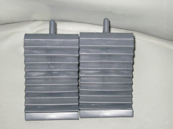 cb088b9b-0bac-4026-89c6-de67826ca160.jpg Heavy-Duty Under Tire Car Stopper